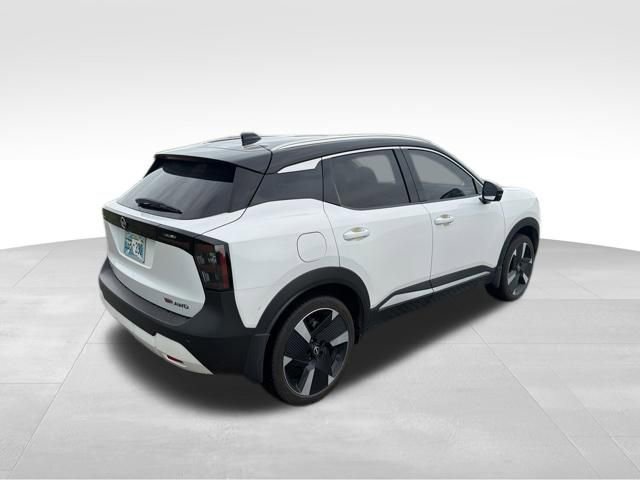 Used 2025 Nissan Kicks SR AWD/4WD image 3