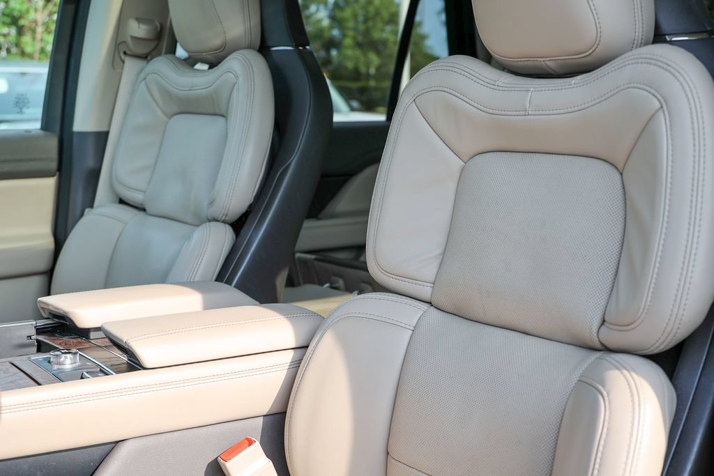 Certified 2022 Lincoln Navigator Reserve AWD/4WD image 30