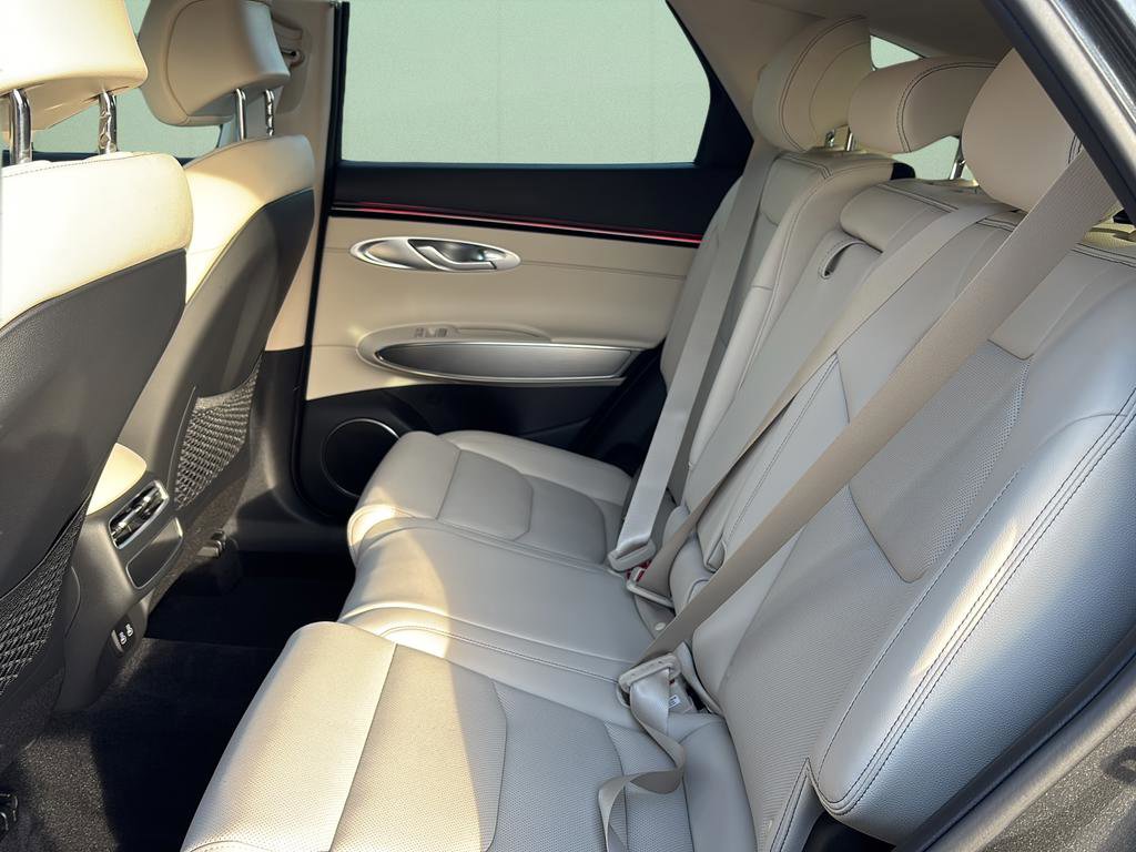 Used 2026 Genesis GV70 2.5T Select image 21