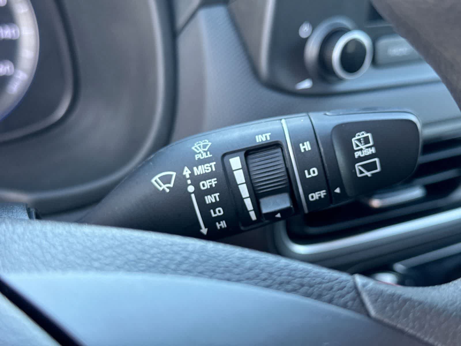 Used 2022 Hyundai Kona SEL FWD image 32