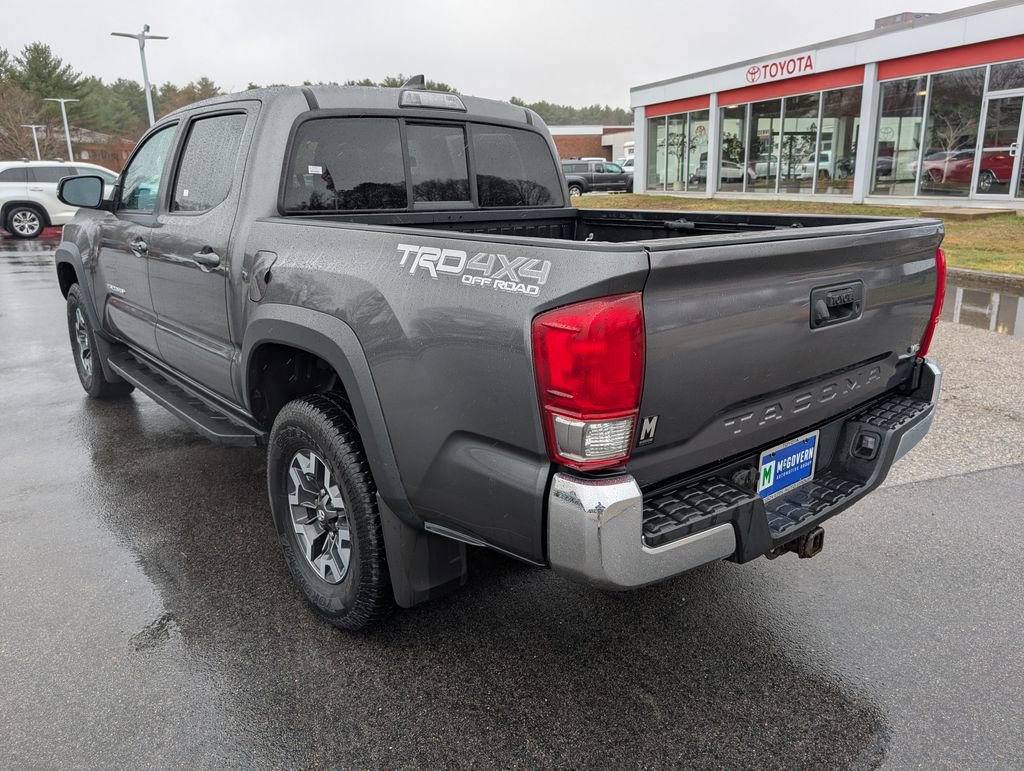 Used 2016 Toyota Tacoma TRD Off-Road w/ Towing Package image 3