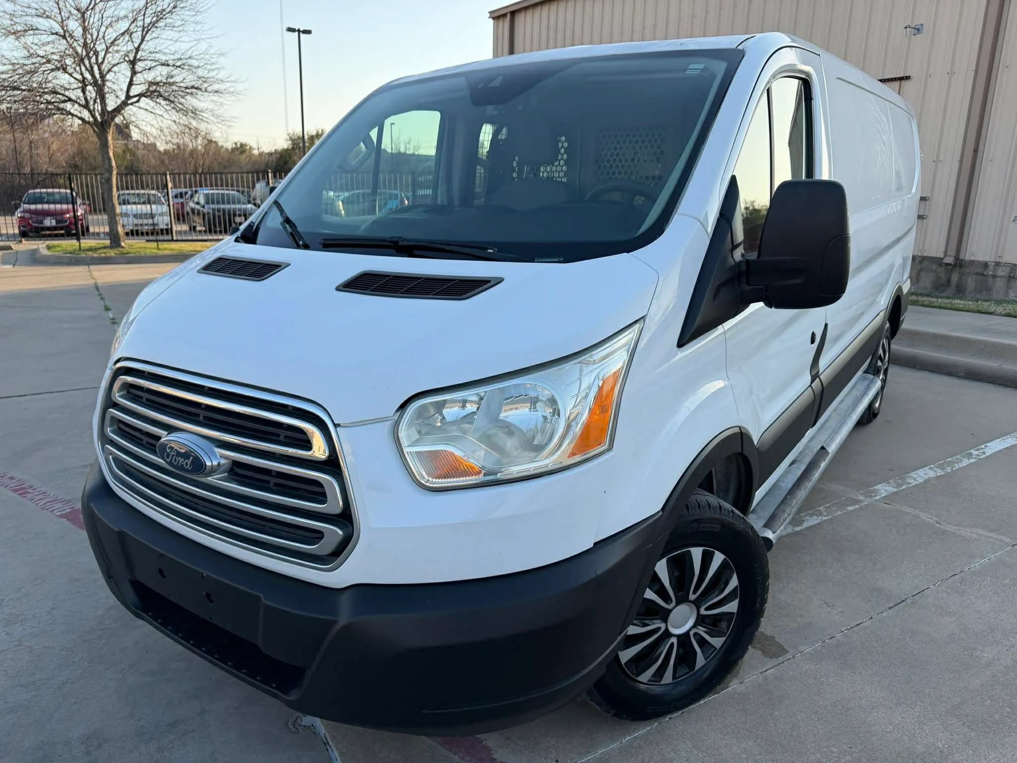 Used 2016 Ford Transit 250 130 Low Roof w/ Exterior Upgrade Package RWD image 2