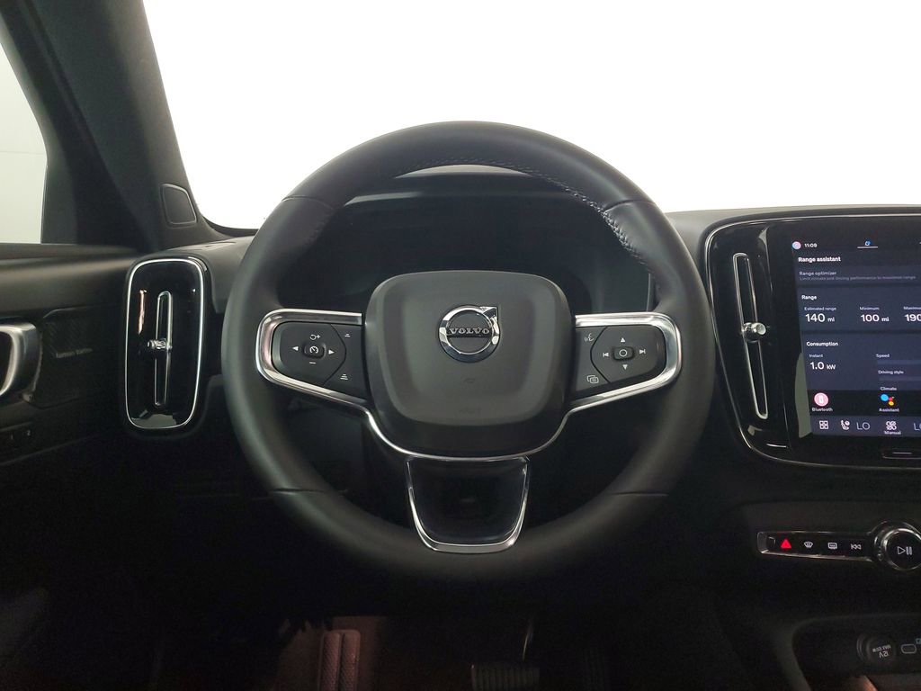 Used 2023 Volvo C40 P8 Recharge Ultimate image 18