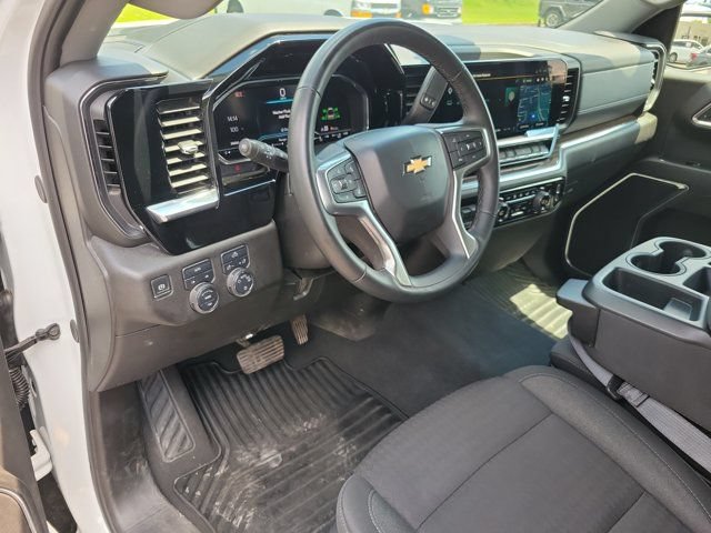Used 2025 Chevrolet Silverado 1500 LT AWD/4WD image 9