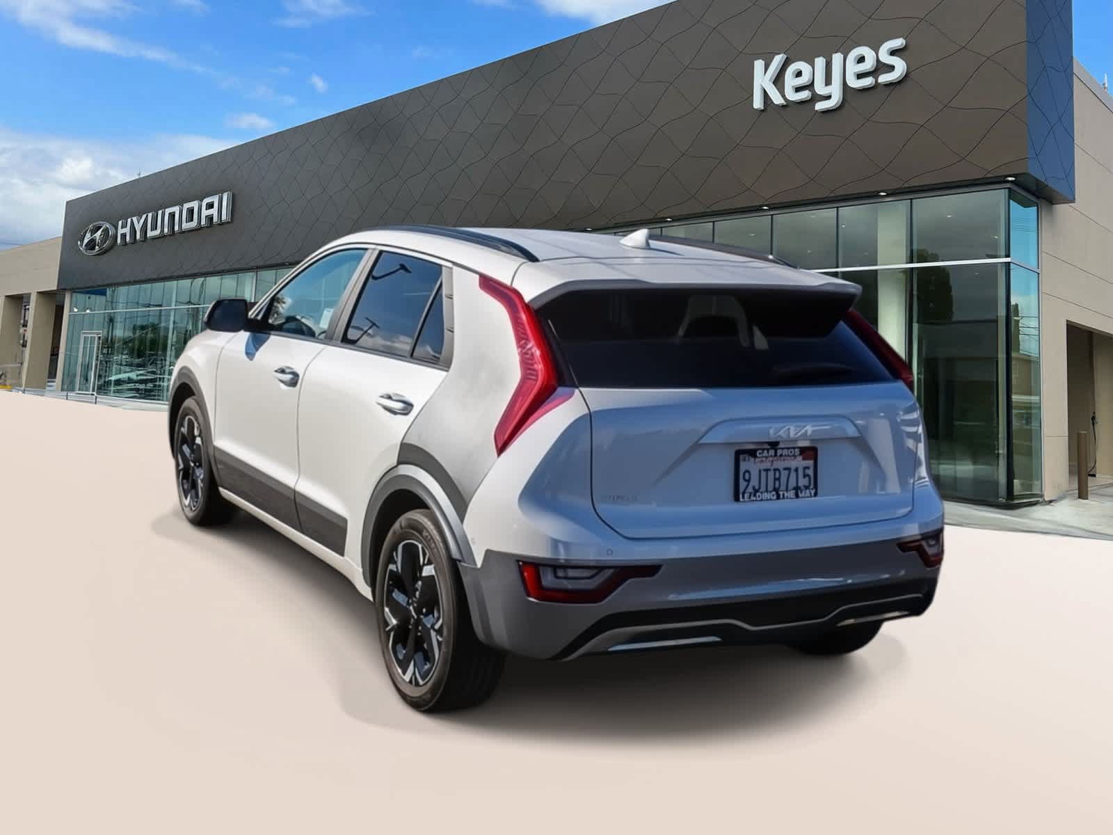 Used 2024 Kia Niro Wave w/ Wave Preserve Package FWD image 7