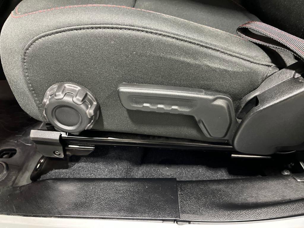 Used 2018 Jeep Wrangler Rubicon w/ Steel Bumper Group image 29