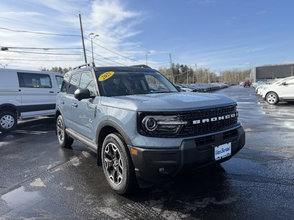 Used 2025 Ford Bronco Sport Outer Banks w/ Outer Banks Tech Package+ image 9