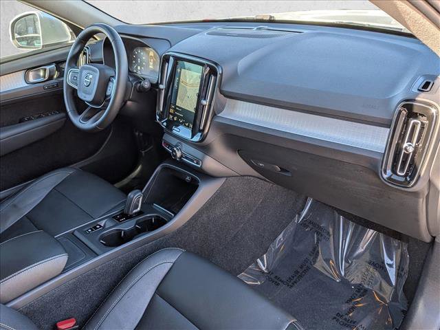 Used 2019 Volvo XC40 T5 Momentum image 25