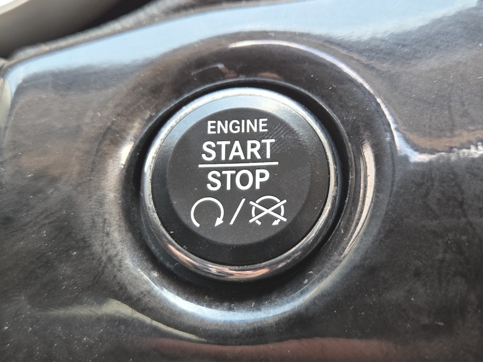 Used 2012 Jeep Grand Cherokee Laredo AWD/4WD image 32