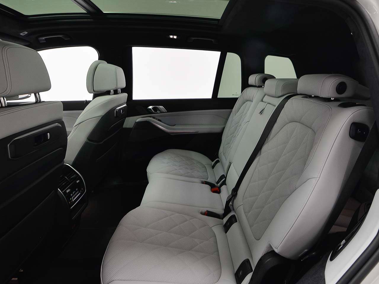 Used 2026 BMW X7 xDrive40i AWD/4WD image 10