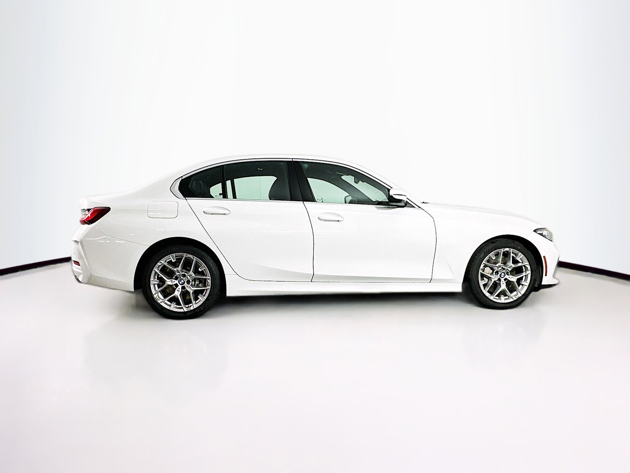 Used 2025 BMW 330i Sedan image 10