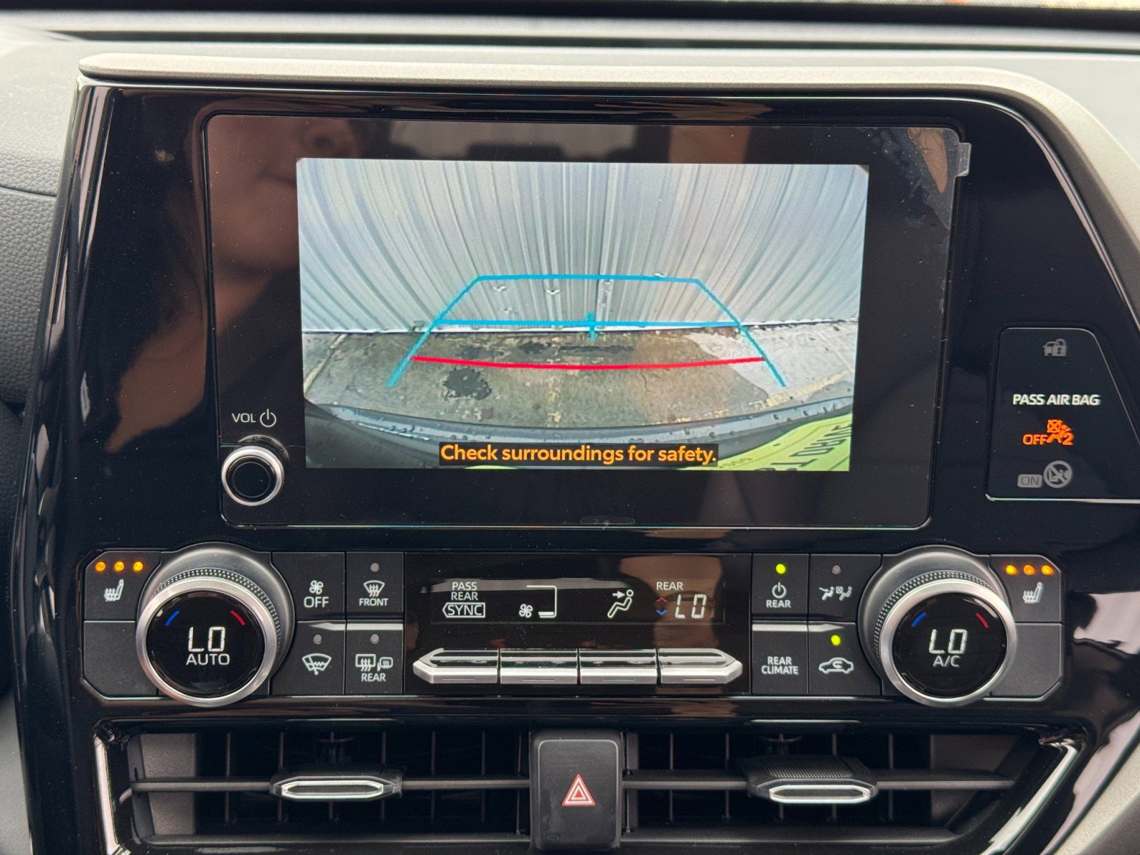 Used 2024 Toyota Highlander XLE image 26