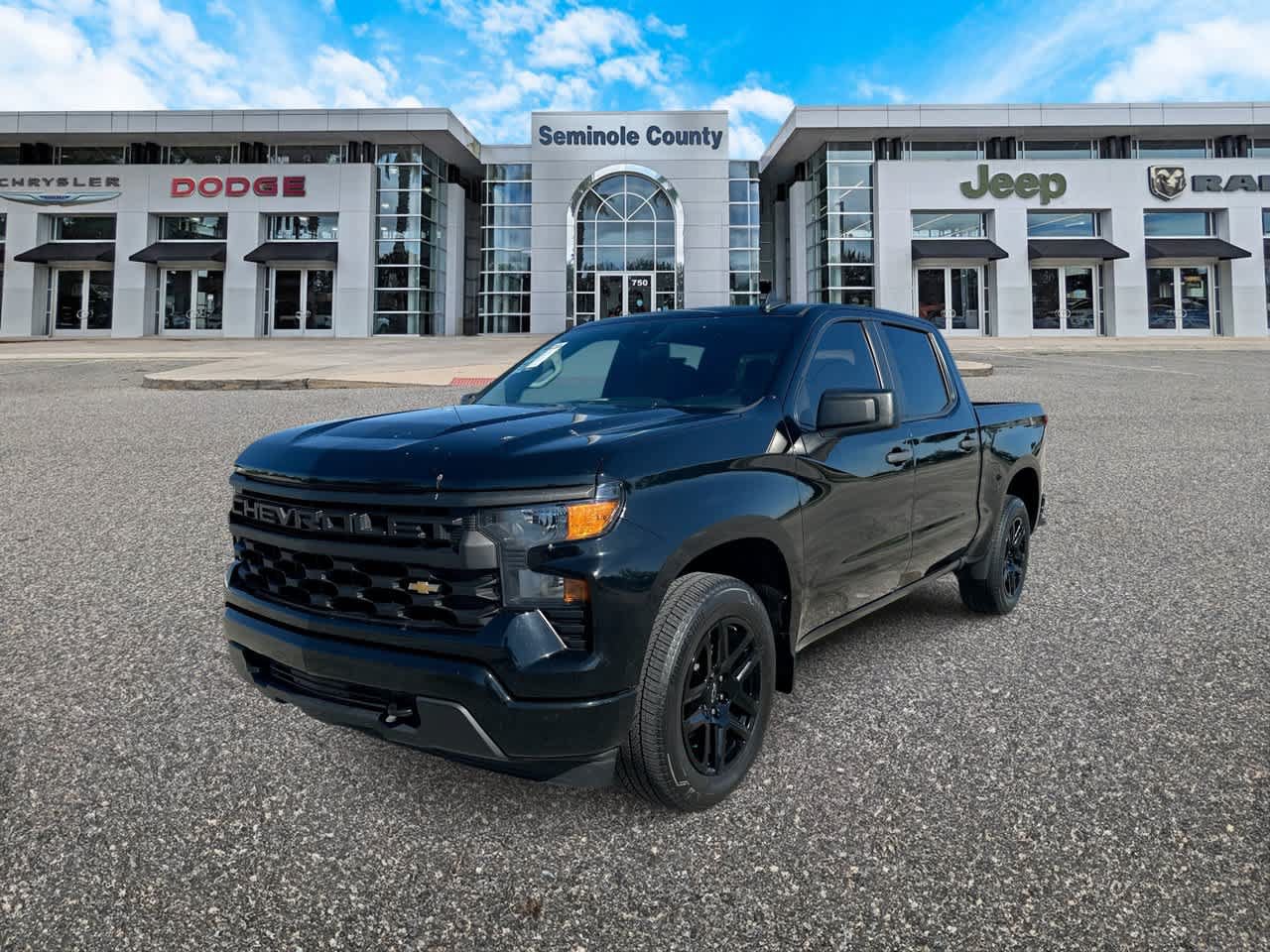 Used 2024 Chevrolet Silverado 1500 Custom RWD image 1