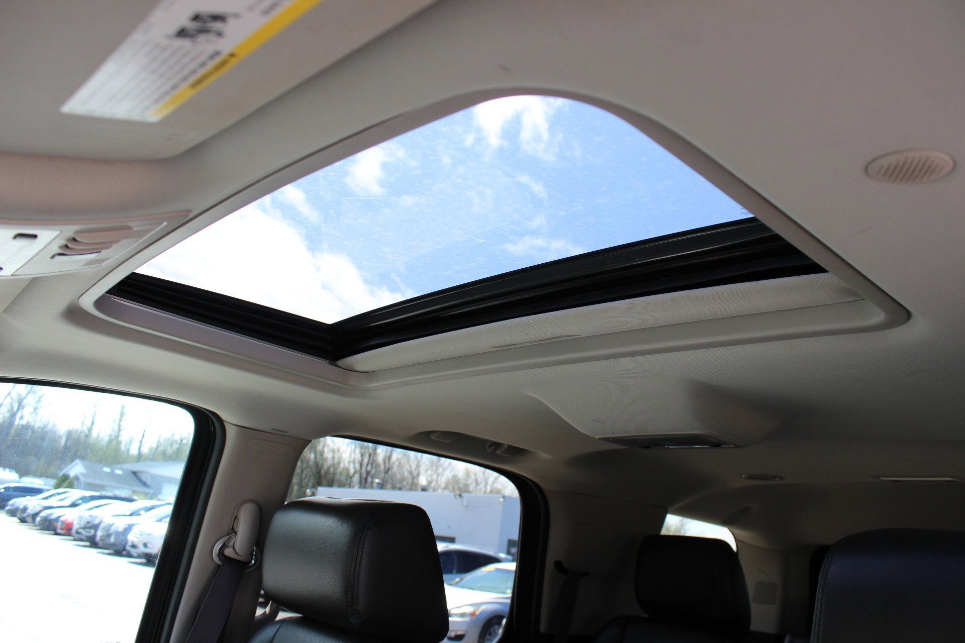 Used 2014 Chevrolet Tahoe LTZ AWD/4WD image 18