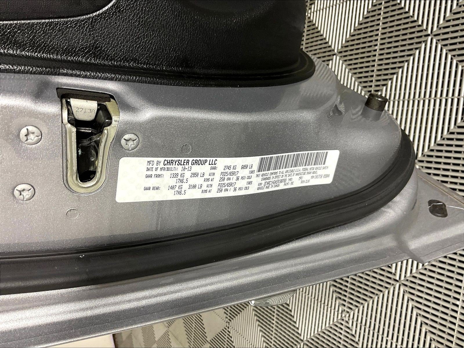Used 2014 Chrysler Town & Country S FWD image 19