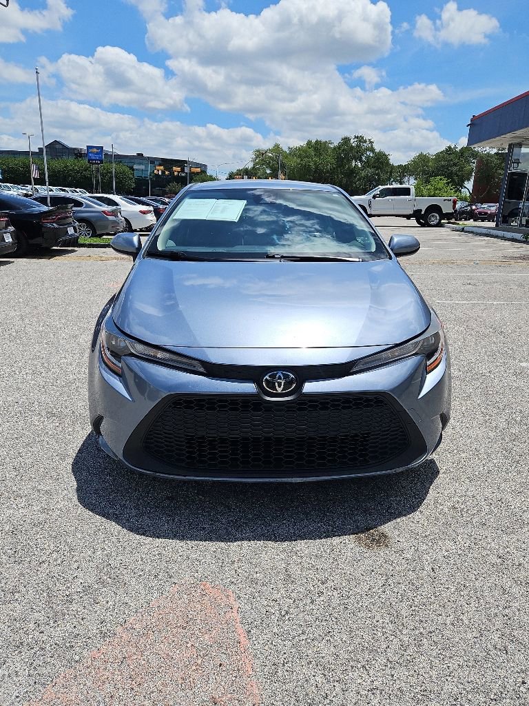 Used 2021 Toyota Corolla LE FWD image 2