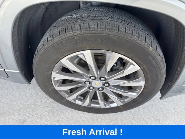 Used 2023 Chevrolet Traverse Premier FWD image 23