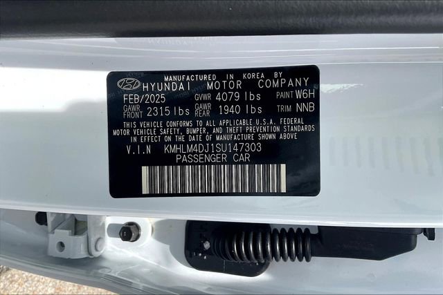 New 2025 Hyundai Elantra SEL image 14
