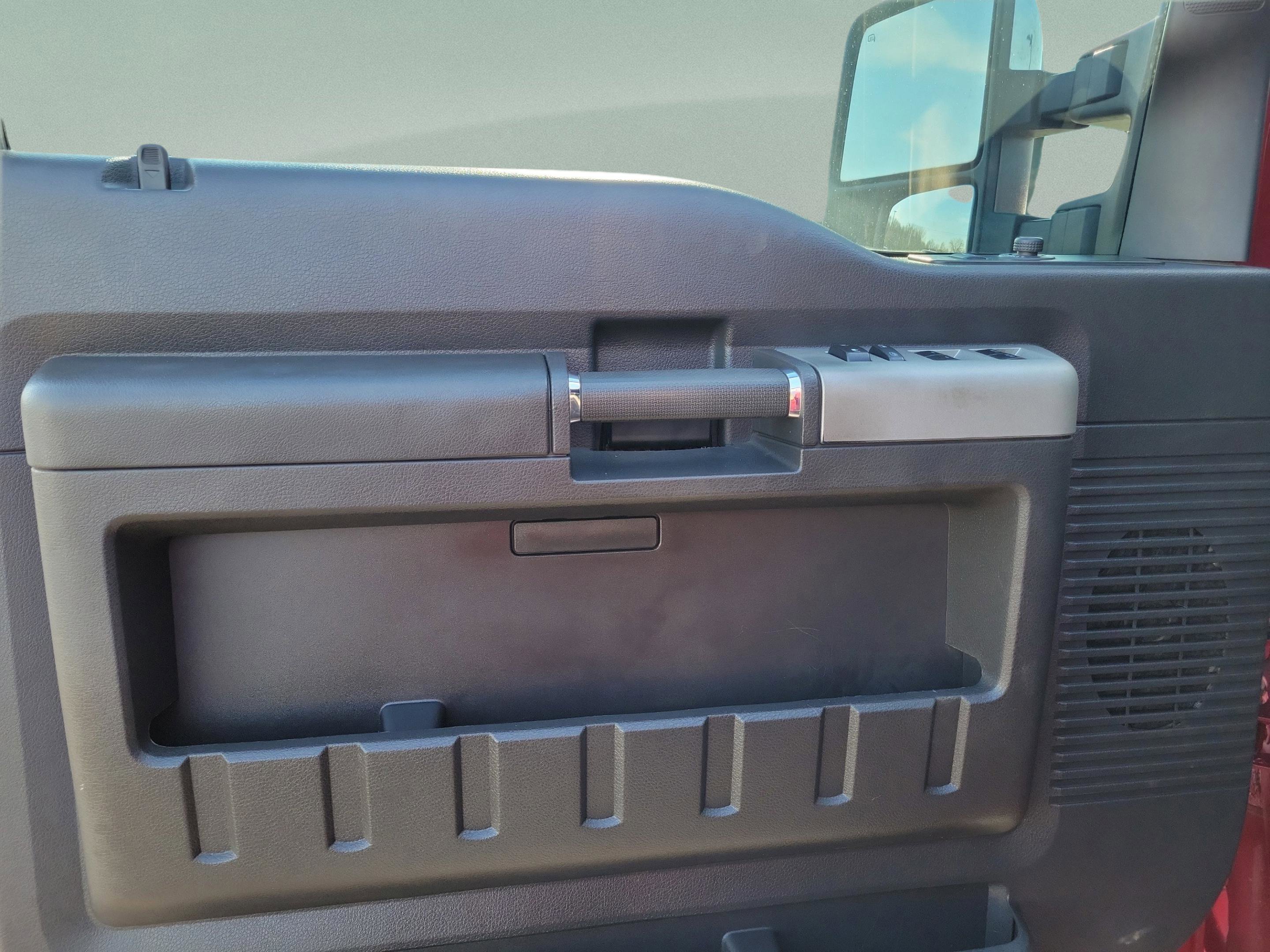Used 2015 Ford F250 Lariat w/ Chrome Package AWD/4WD image 17