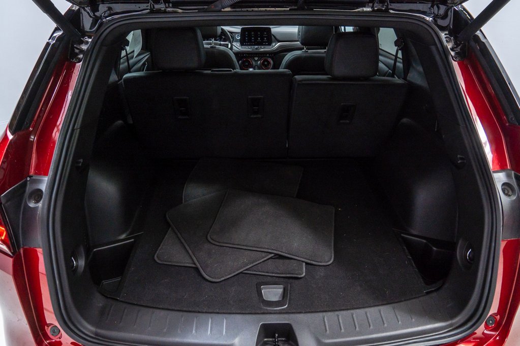 Used 2025 Chevrolet Blazer RS w/ Driver Confidence II Package image 27