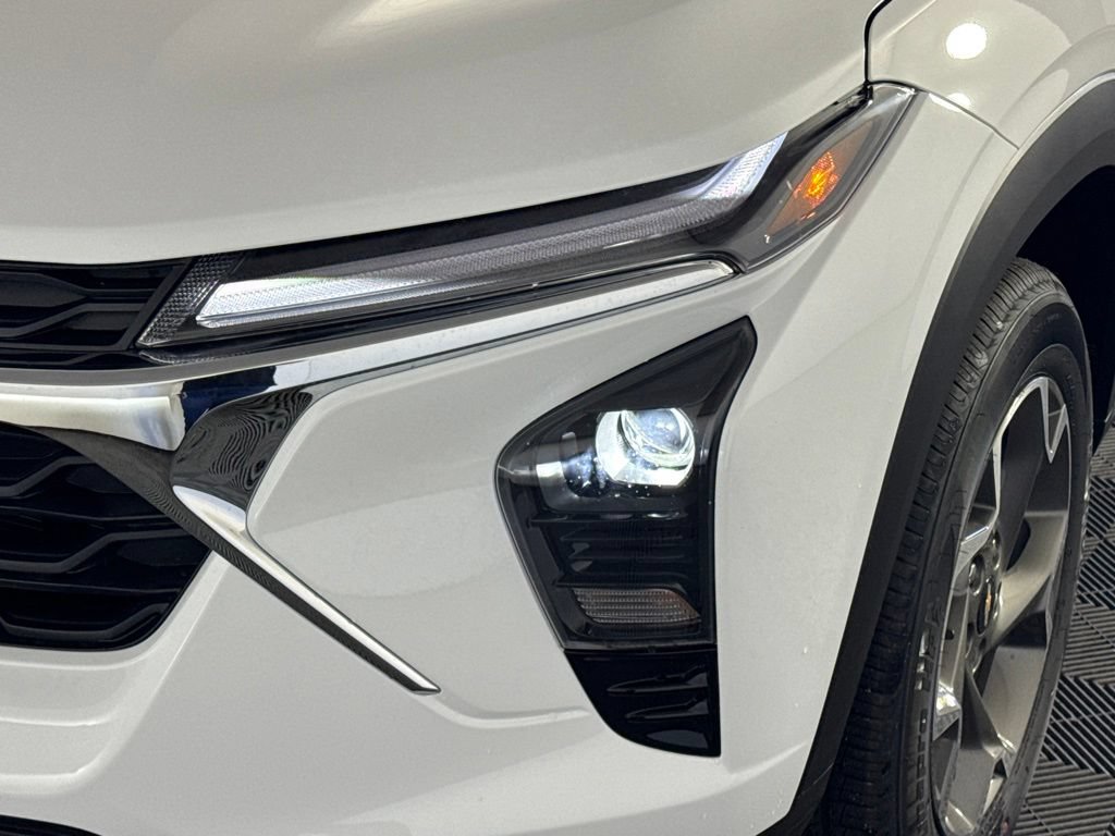 New 2026 Chevrolet Trax LT w/ Driver Confidence Package FWD image 35