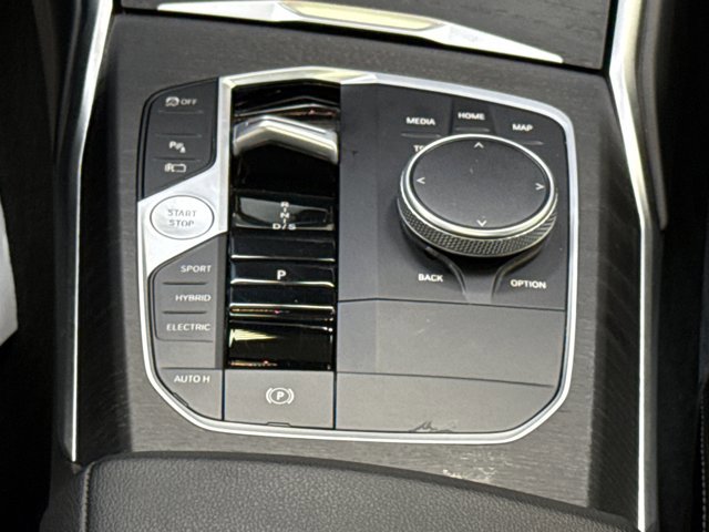 Used 2024 BMW 330e xDrive image 26