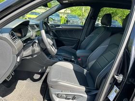 Used 2024 Volkswagen Tiguan SEL R-Line AWD/4WD image 9