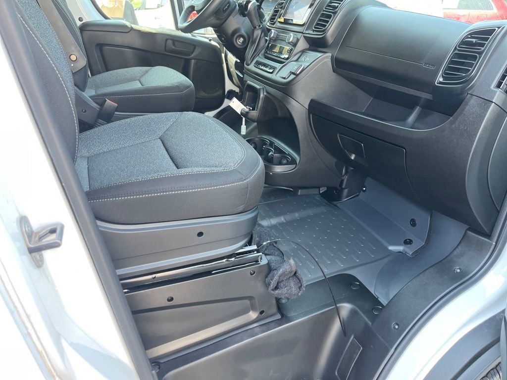 Used 2025 RAM ProMaster 2500 w/ Convenience Group image 26