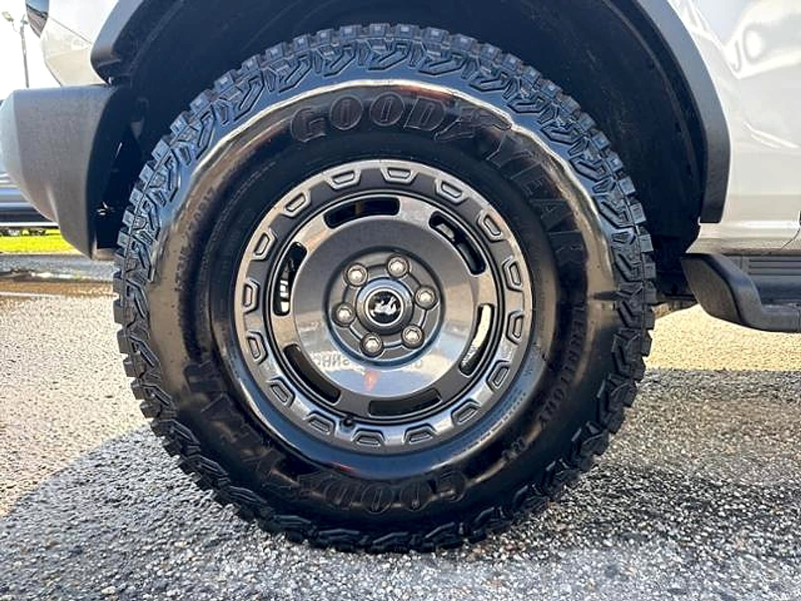 New 2025 Ford Bronco Outer Banks w/ Sasquatch Package AWD/4WD image 9