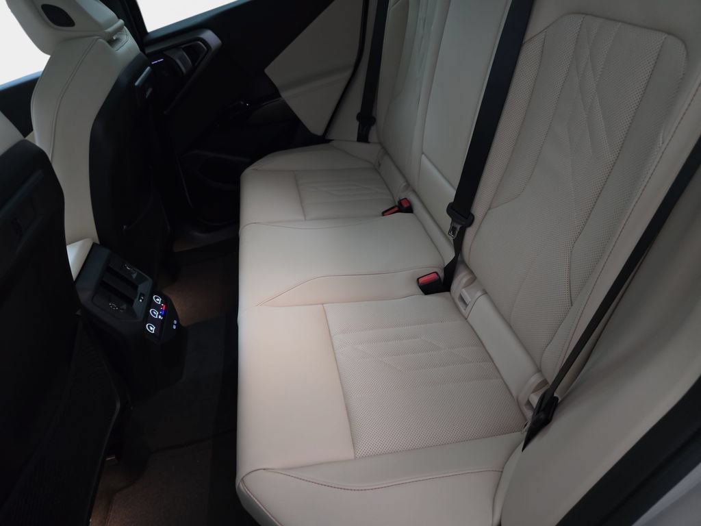 New 2026 BMW X3 xDrive30i w/ Premium Package AWD/4WD image 14