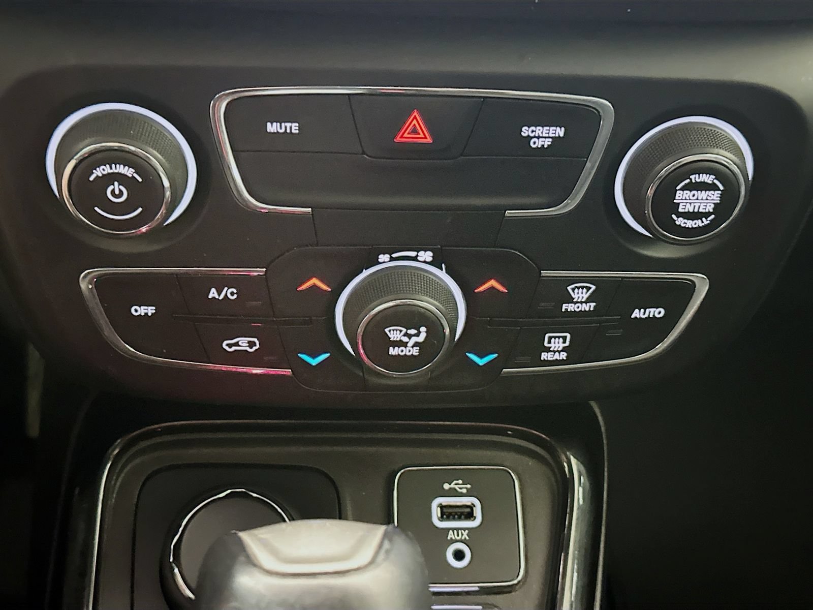 Used 2018 Jeep Compass Limited AWD/4WD image 15