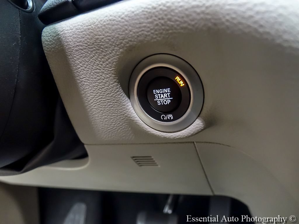 Used 2022 Chrysler Pacifica Touring-L FWD image 16