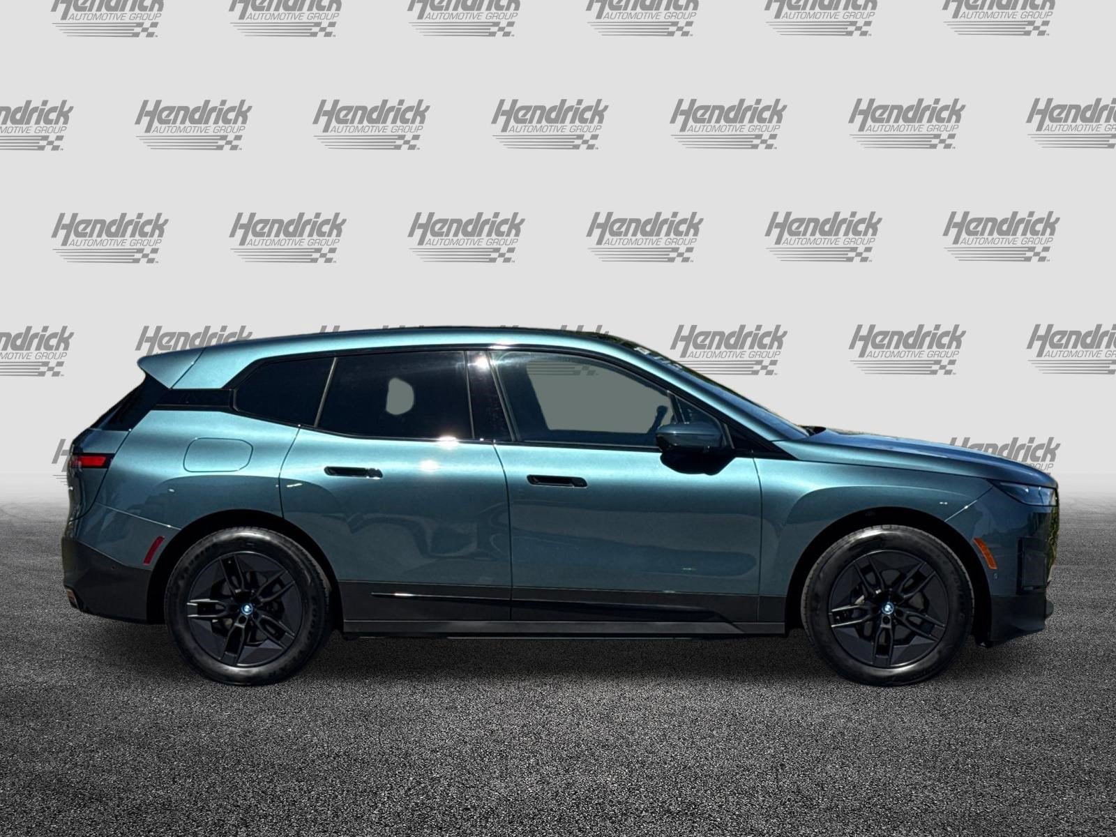 Used 2024 BMW iX xDrive50 AWD/4WD image 3