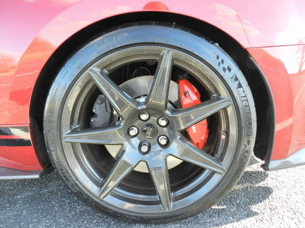 Used 2022 Ford Mustang Shelby GT500 w/ Carbon Fiber Track Pack image 35