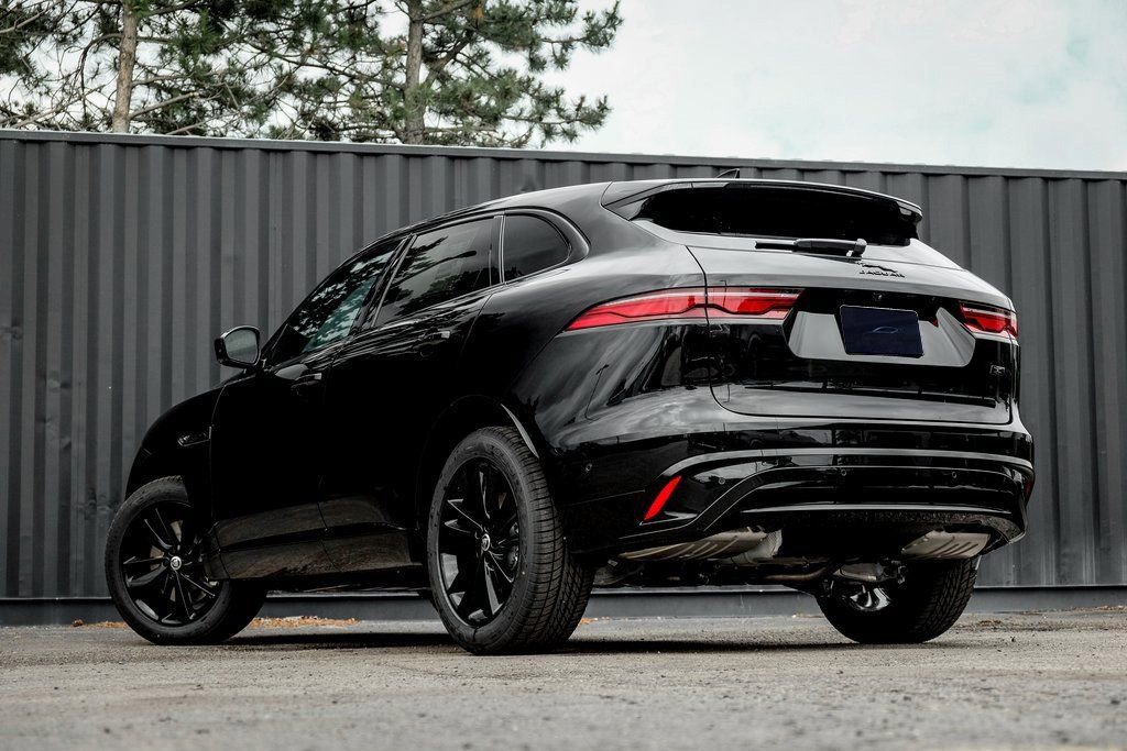 New 2026 Jaguar F-PACE R-Dynamic S image 2