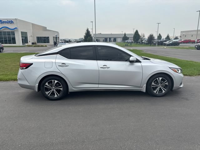 Used 2022 Nissan Sentra SV FWD image 2