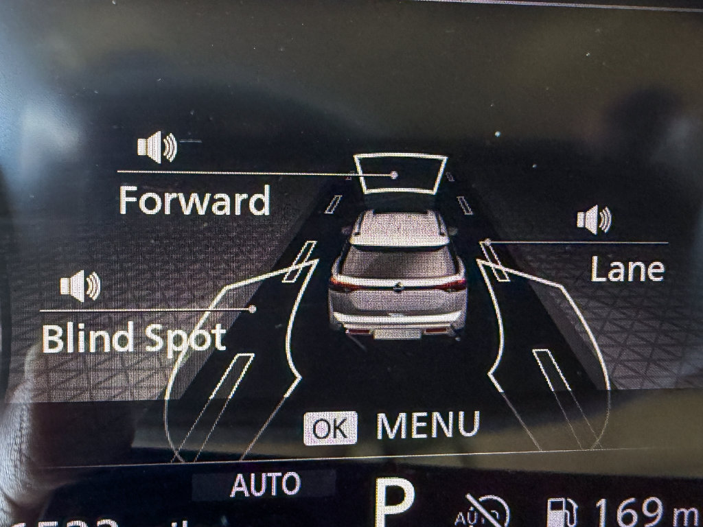 Used 2024 Nissan Pathfinder S AWD/4WD image 14