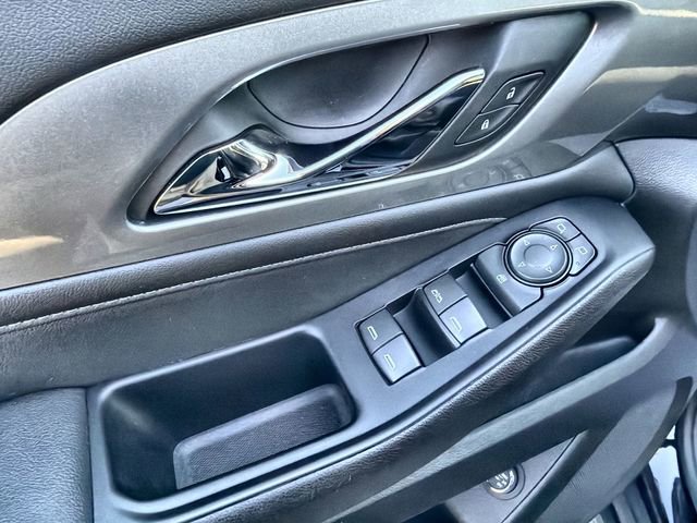 Certified 2023 Chevrolet Traverse LT FWD image 22