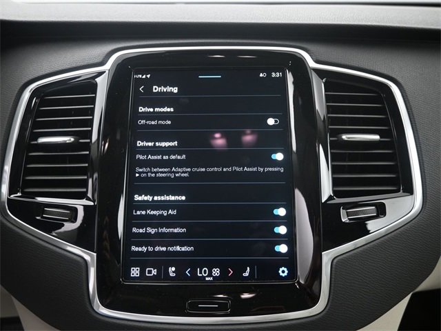 Used 2025 Volvo XC90 B6 Plus w/ Protection Package Premier image 17