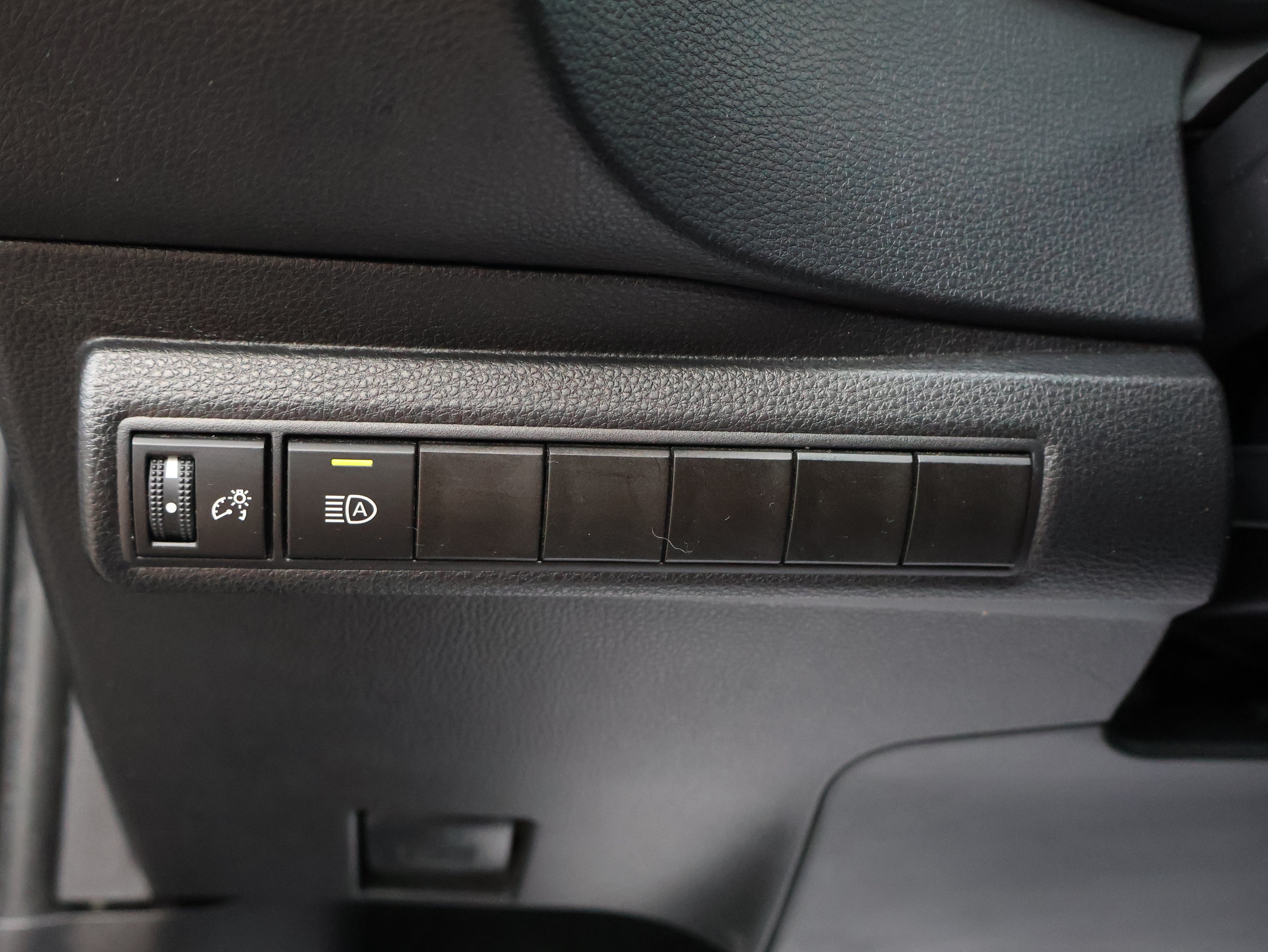 Used 2025 Toyota Corolla LE FWD image 36
