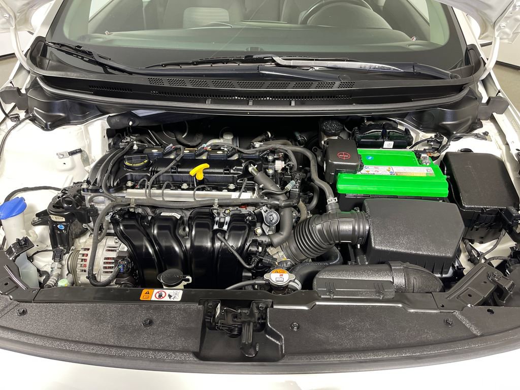 Used 2017 Kia Forte S image 9