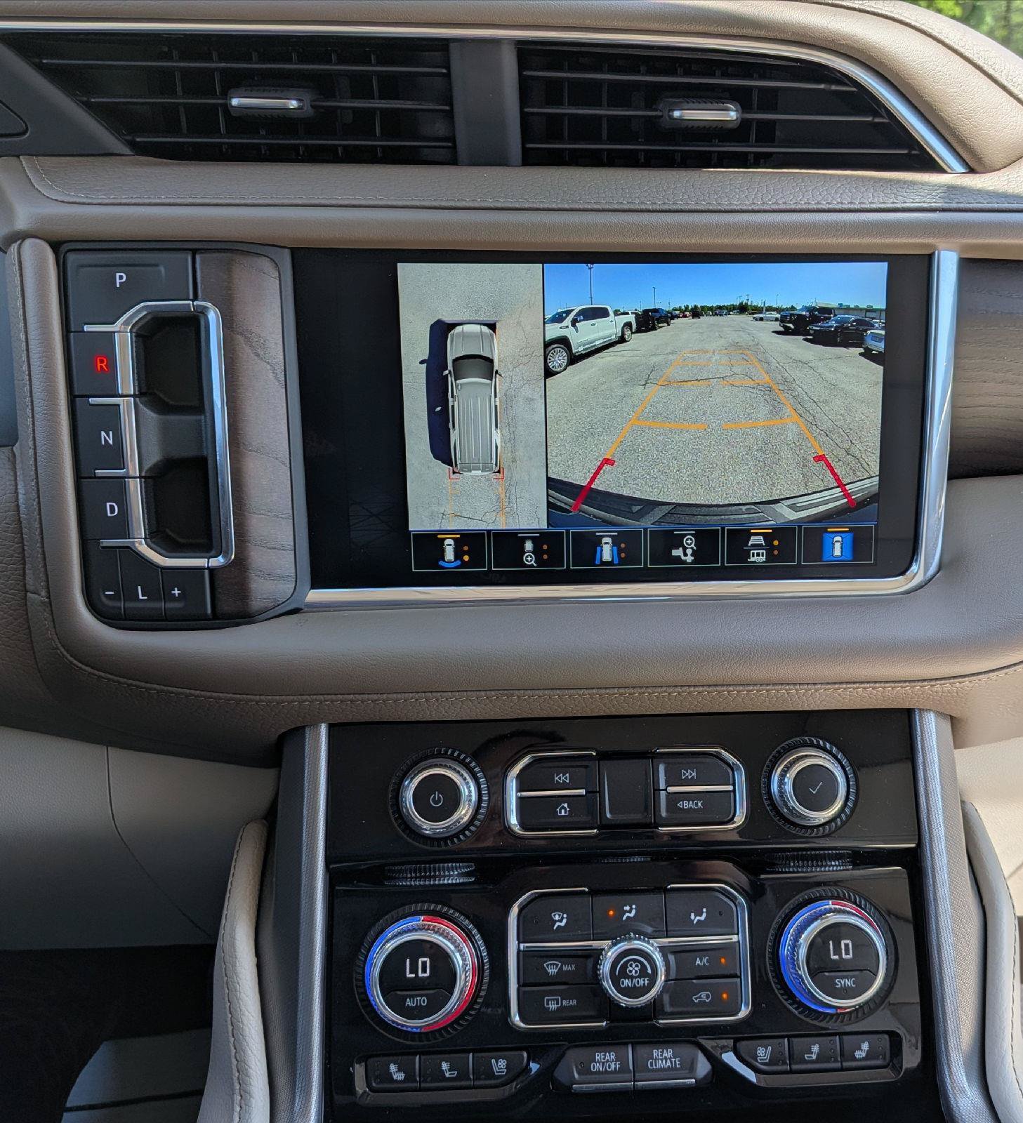 Used 2023 GMC Yukon XL Denali AWD/4WD image 20