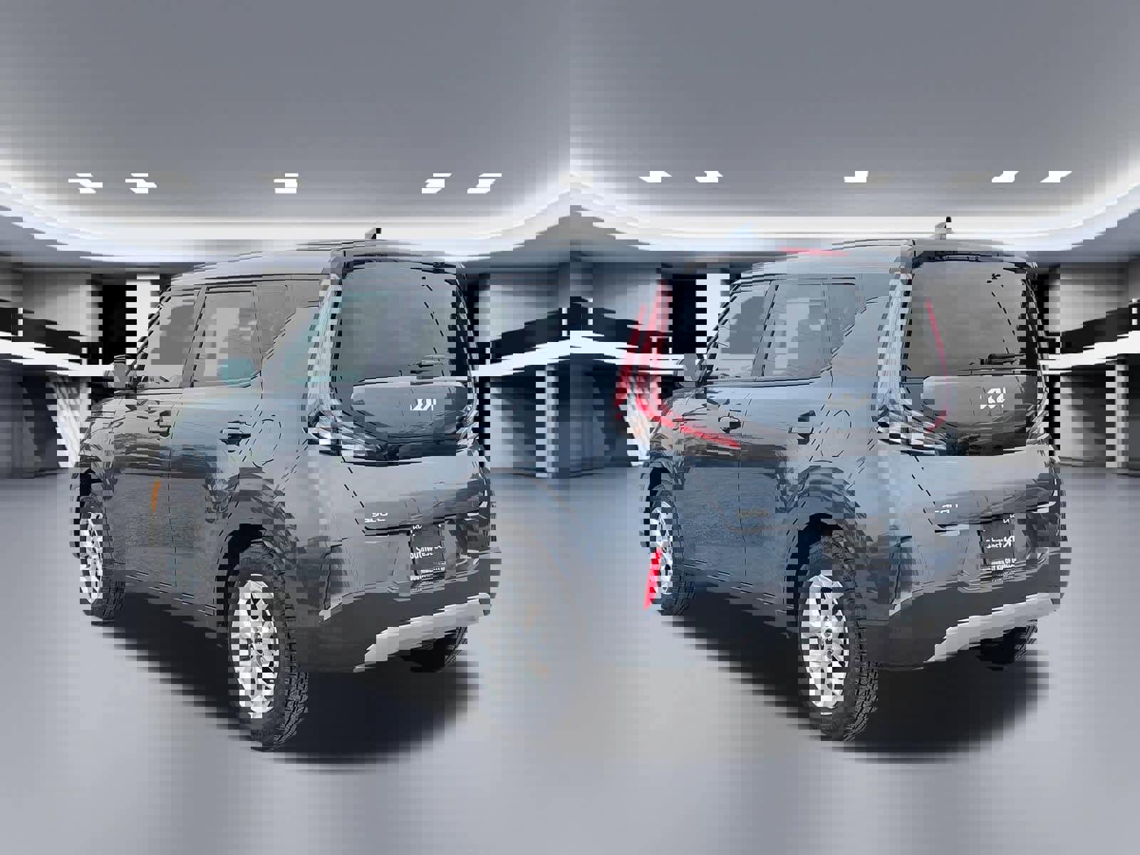 Used 2025 Kia Soul LX FWD image 3