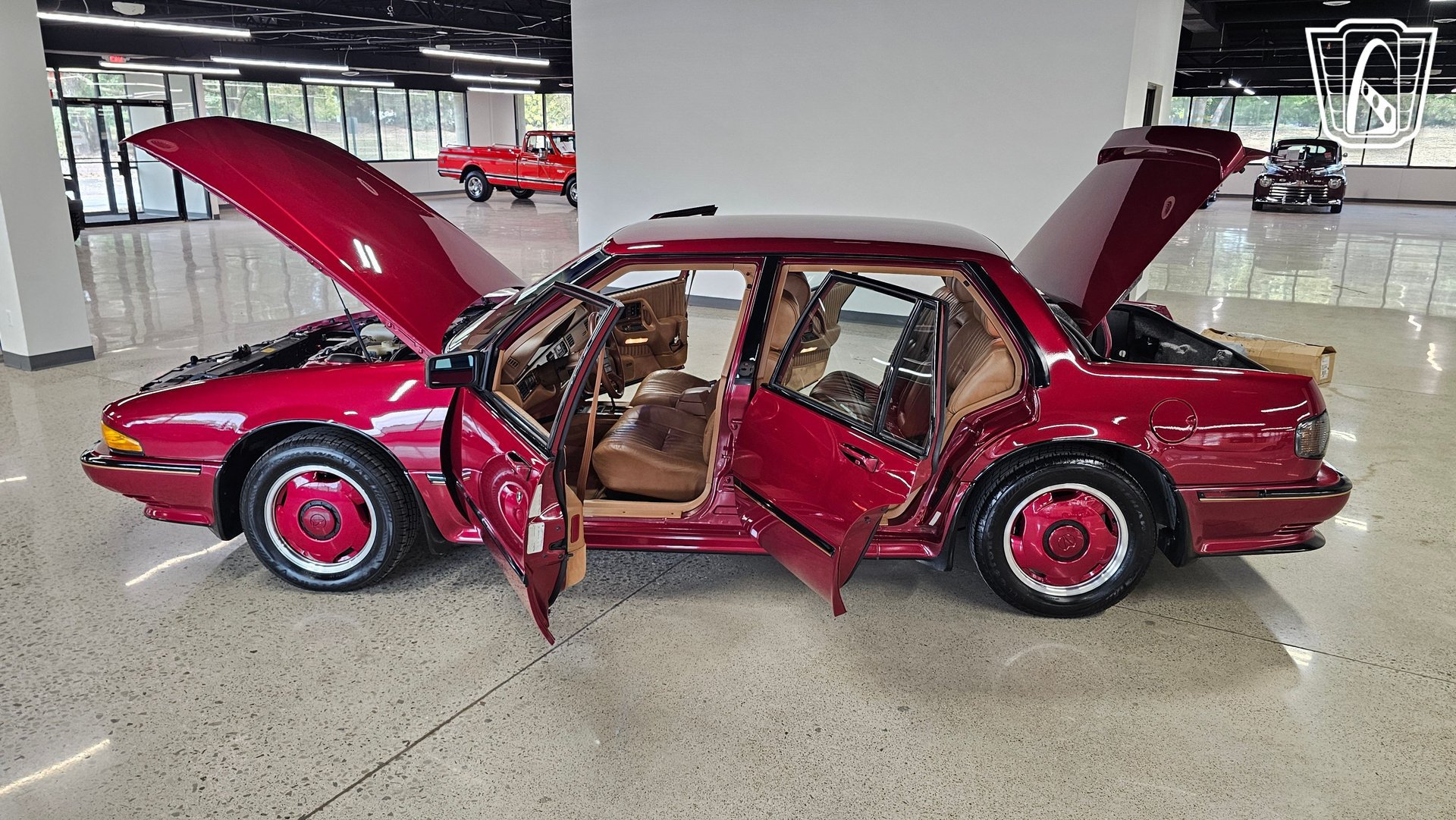 Used 1989 Pontiac Bonneville SSE FWD image 16