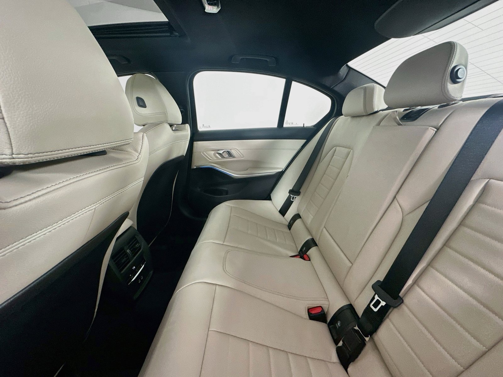 New 2026 BMW 330i xDrive Sedan AWD/4WD image 39