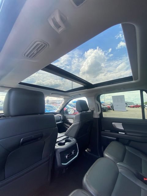 Used 2025 Ford Expedition Max Active AWD/4WD image 8