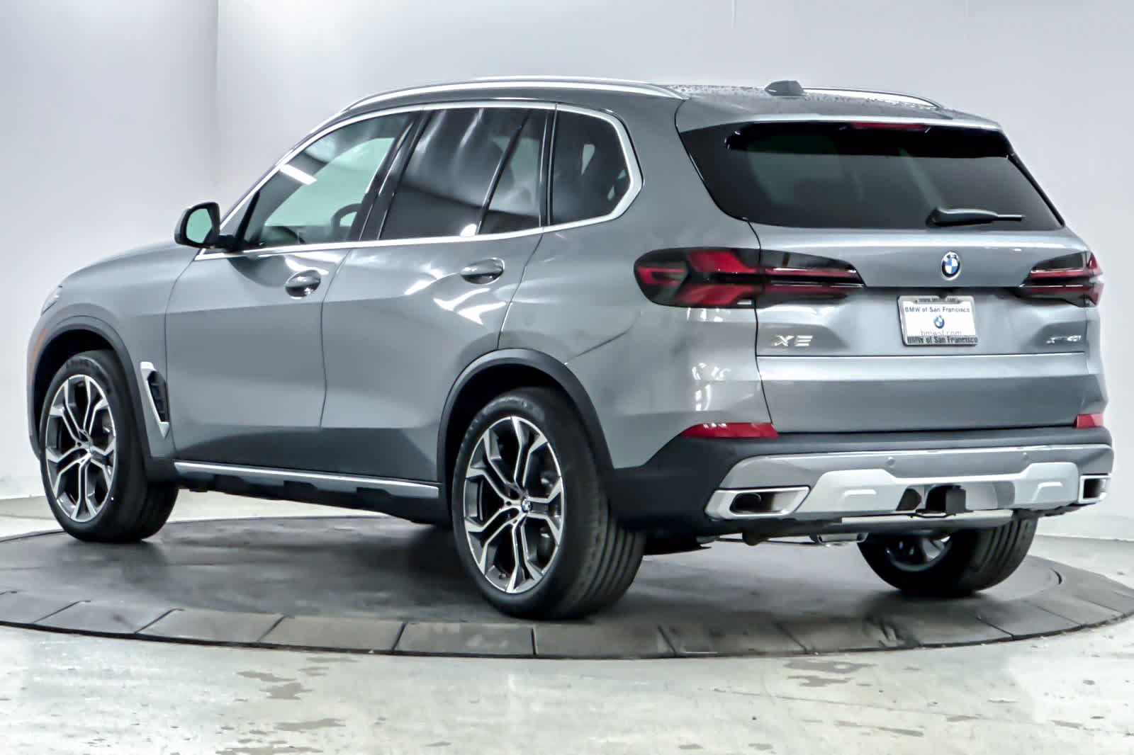 Used 2026 BMW X5 xDrive40i w/ Premium Package AWD/4WD image 6