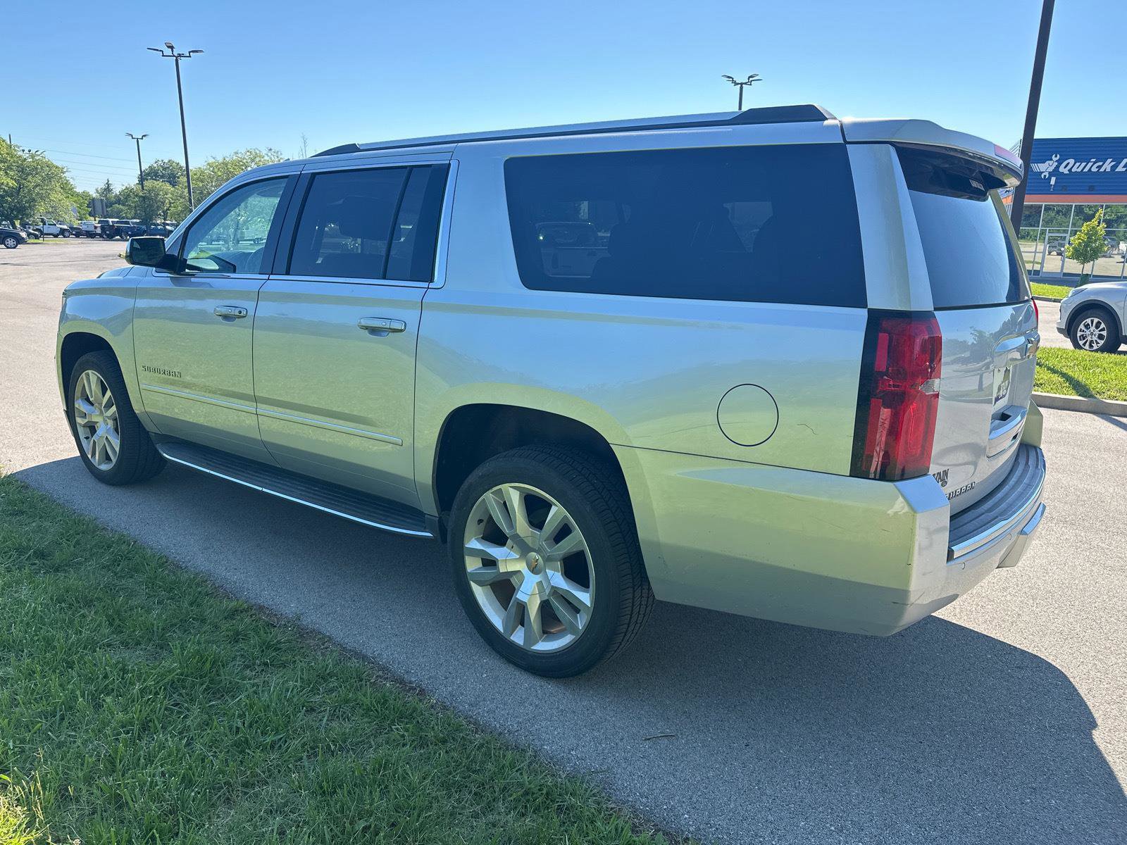 Used 2017 Chevrolet Suburban Premier AWD/4WD image 14