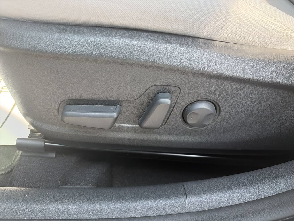 Used 2023 Hyundai Kona SEL FWD image 13
