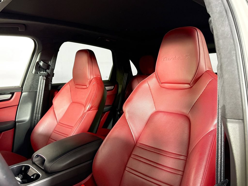 Certified 2023 Porsche Cayenne Turbo S AWD/4WD image 5